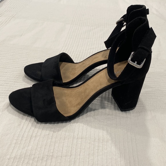 Old navy wedge black heels - Picture 2 of 4